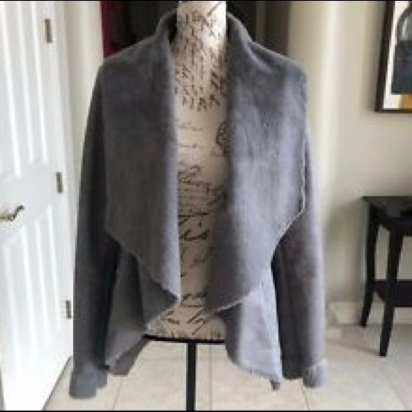 BNCI by Blanc Noir drape suede/shearling coat: SO WARM, SOFT, and COZY - Picture 5 of 6